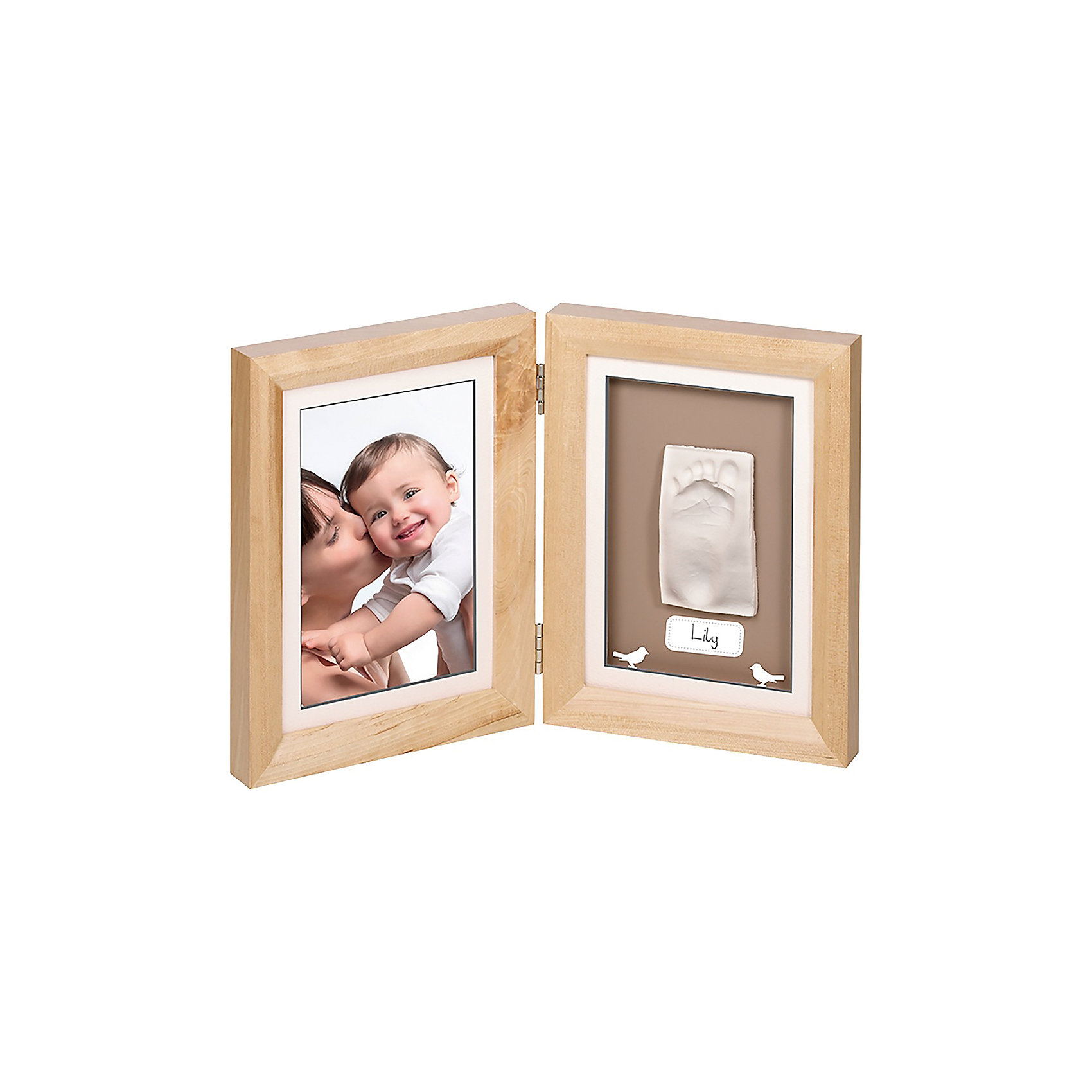 Фоторамка двойная, Baby Art, дерево Фоторамка двойная, Baby Art, деревоЛепка<br>Сохранить отпечаток ручки или ножки малыша поможет гипсовая скульптура Baby Art (Бейби Арт), которую вы создадите вместе с малышом в самом юном его возрасте. Гипсовый отпечаток помещается в рамочку, внизу ставится подпись, а рядом также в рамочке ставится фотография крохи. <br><br>Процесс создания слепка:<br>• материал надо размять руками и раскатать скалкой;<br>• оставить отпечаток ручки или ножки малыша;<br>• обрезать лишние края основы (желательно выравнивать края под линейку, сделать 4 среза);<br>• оставить гипс сохнуть;<br>• приклеить слепок в окошко рамки;<br>• поместить фотографию ребенка в соседнее окошко.<br>Размер одной створки: 21x16,5x1,7 см<br>Комплектация набора «Print Frame»:<br>• двойная фоторамка;<br>• гипсовый слепок;<br>• скалка;<br>• двусторонняя клейкая лента;<br>• наклейки: карточки для подписи, птички;<br>• инструкция. <br>Фоторамку двойную, Baby Art, дерево можно купить в нашем интернет-магазине.<br><br>Ширина мм: 224<br>Глубина мм: 180<br>Высота мм: 73<br>Вес г: 853<br>Цвет: коричневый<br>Возраст от месяцев: 0<br>Возраст до месяцев: 12<br>Пол: Унисекс<br>Возраст: Детский<br>SKU: 2445274