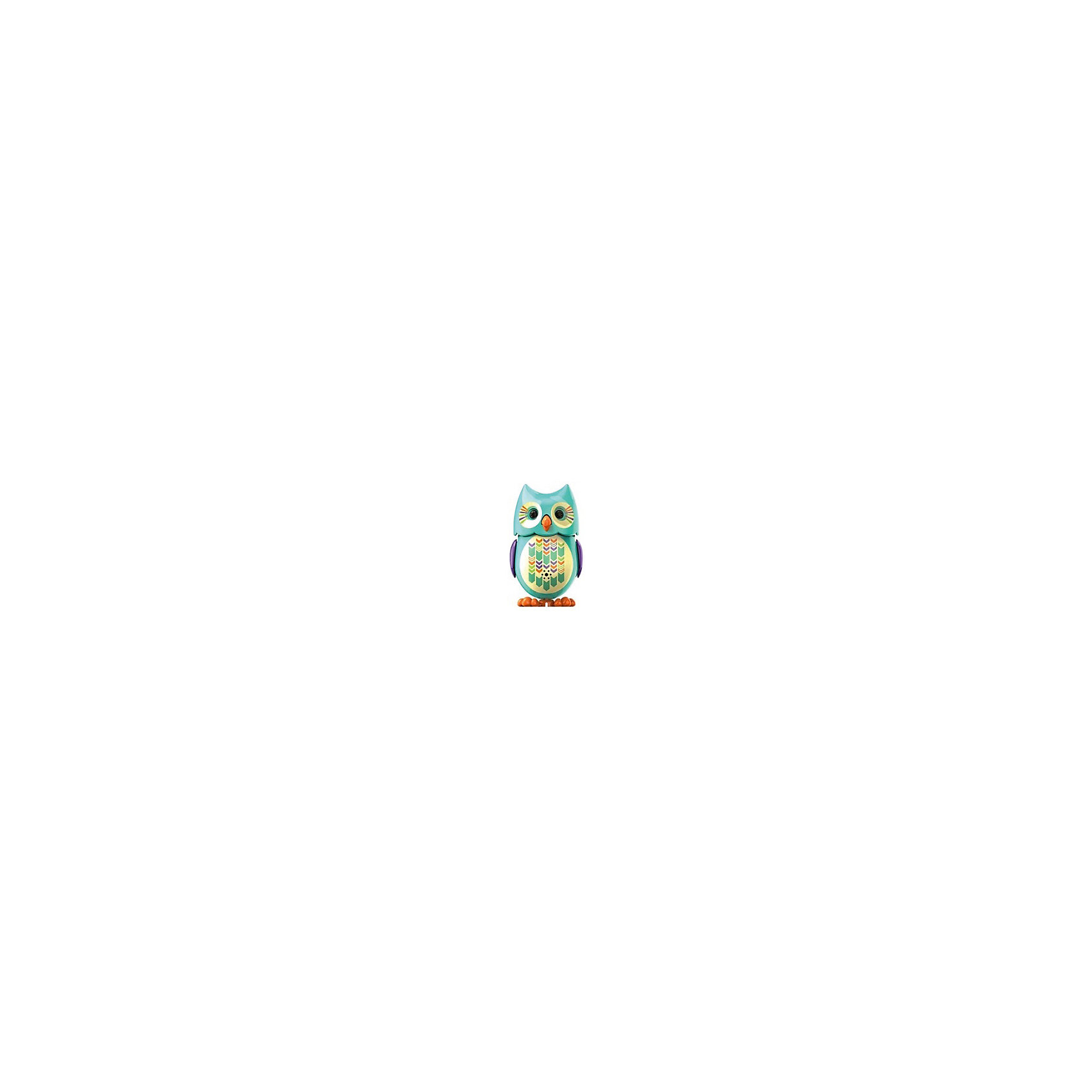 Поющая сова с кольцом, бирюзовая, DigiBirds Поющая сова с кольцом, бирюзовая, DigiBirdsИнтерактивные животные<br>Поющая сова с кольцом, бирюзовая, DigiBirds, Silverlit (Сильверлит) ? интерактивная птичка от мирового производителя детских товаров Silverlit (Сильверлит). Сова оснащена световыми и звуковыми эффектами. Ее творческий репертуар состоит из 55 песенок, которые исполняются как в сольном виде, так и в хоровом. Имея столь разнообразный репертуар, эта игрушка вряд ли быстро наскучит вашему ребенку. Активируется сова тремя способами: на нее достаточно подуть или посвистеть в свисток, который идет в комплекте, или резко взмахнуть по воздуху, держа птичку в руке. Кроме того, сова умеет танцевать: в такт музыке машет крыльями, раскрывает клюв и поворачивает головой. Кроме того, пение сопровождается свечением больших очаровательных глаз.<br>Поющая сова с кольцом, бирюзовая, DigiBirds, Silverlit (Сильверлит) ? совершенно уникальная игрушка, которая не только развлекает вашего ребенка, но и занимается его музыкальным развитием. В первую очередь, она способствует формированию музыкального слуха и памяти. Простые действия: подуть в свисток, подуть на сову ? простые, но очень эффективные упражнения, которые направлены на развитие речевого аппарата.<br>Поющая сова с кольцом, бирюзовая, DigiBirds, Silverlit (Сильверлит) ? это миниатюрный музыкальный центр для вашего ребенка.<br><br>Дополнительная информация:<br><br>- Вид игр: сюжетно-ролевые игры <br>- Предназначение: для дома<br>- Батарейки: 3 шт. LR44<br>- Материал: высококачественный пластик<br>- Размер (ДхШхВ): 6,4*15,2*10,2 см<br>- Вес: 91 г<br>- Комплектация: сова, свисток-кольцо для птички, инструкция, батарейки<br>- Особенности ухода: протирать влажной губкой<br><br>ВНИМАНИЕ! Данный артикул имеется в наличии в разных цветовых исполнениях (сиреневый, красный, бирюзовый, белый, розовый, оранжевый). К сожалению, заранее выбрать определенный цвет невозможно. <br><br>Подробнее:<br><br>• Для детей в возрасте: от 3 лет и до 7 лет <br>• Страна производитель: Китай<br>• Торговый бренд: Silverlit<br><br>Поющую сову с кольцом, бирюзовую, DigiBirds, Silverlit (Сильверлит) можно купить в нашем интернет-магазине.<br><br>Ширина мм: 64<br>Глубина мм: 152<br>Высота мм: 102<br>Вес г: 91<br>Возраст от месяцев: 36<br>Возраст до месяцев: 84<br>Пол: Унисекс<br>Возраст: Детский<br>SKU: 4797151