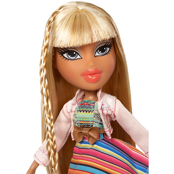 Кукла делюкс Рая, В путешествии, Bratz Кукла делюкс Рая, В путешествии, BratzКуклы<br>Характеристики товара:<br><br>- цвет: разноцветный;<br>- материал: пластик, текстиль;<br>- тематика: путешествие по Мексике;<br>- особенности: руки и ноги сгибаются;<br>- комплектация: кукла, два набора одежды, аксессуары, чемодан;<br>- размер упаковки: 26х32х6 см;<br>- размер куклы: 27 см.<br><br>Такие красивые куклы не оставят ребенка равнодушным! Какая девочка откажется поиграть с куклой Bratz?! Игрушка отлично детализирована, очень качественно выполнена, поэтому она станет отличным подарком ребенку. В наборе идут одежда и аксессуары, которыми можно украсить куклу!<br>Изделие произведено из высококачественного материала, безопасного для детей.<br><br>Куклу делюкс Рая, В путешествии от бренда Bratz можно купить в нашем интернет-магазине.<br><br>Ширина мм: 260<br>Глубина мм: 320<br>Высота мм: 60<br>Вес г: 540<br>Возраст от месяцев: 48<br>Возраст до месяцев: 2147483647<br>Пол: Женский<br>Возраст: Детский<br>SKU: 5040286