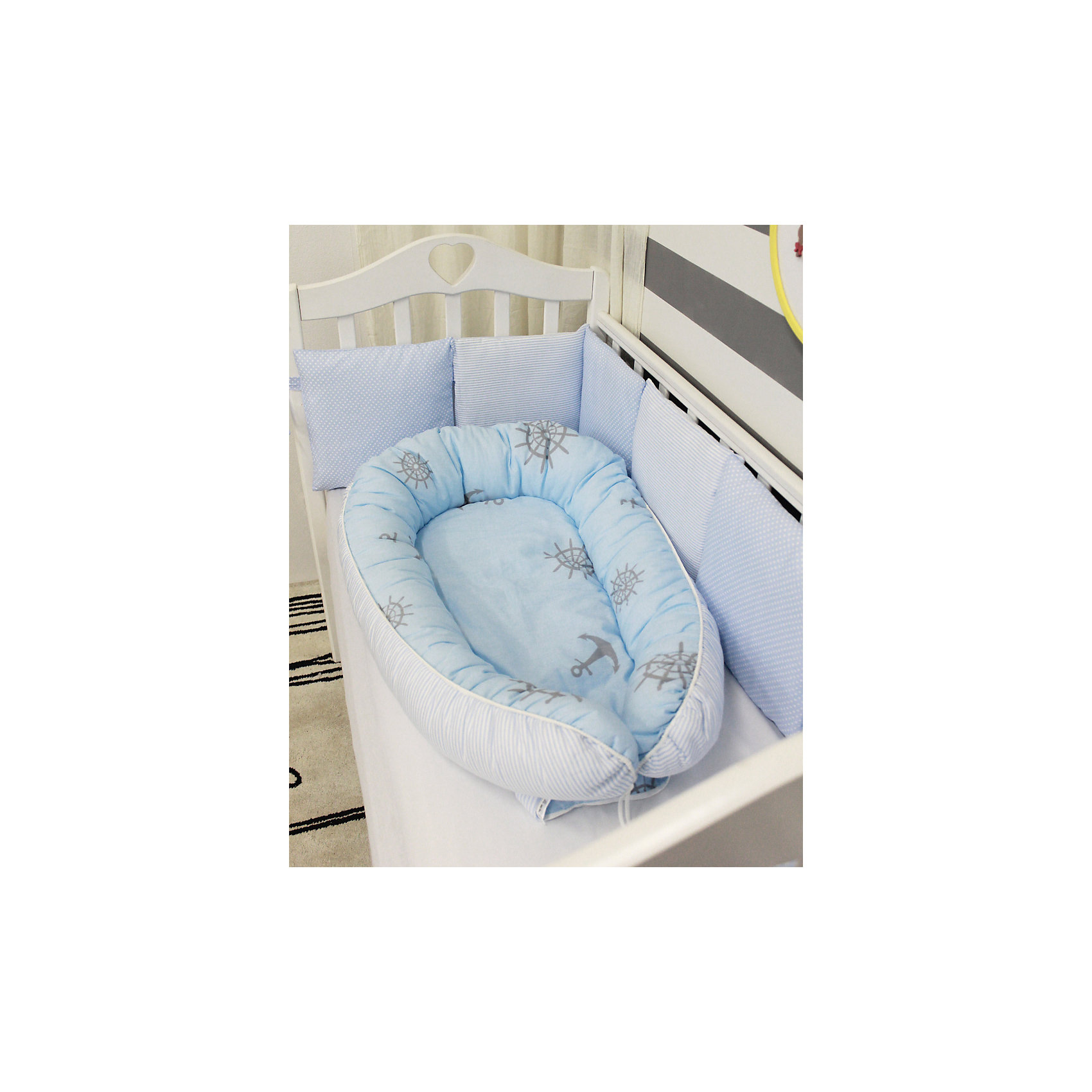 Подушка-гнездо для малыша Babynest, byTwinz, Бриз Подушка-гнездо для малыша Babynest, byTwinz, БризБезопасный сон<br>Глубокий кокон для деток от рождения и до полугода выступает уютным гнездышком для малыша, защищено по бокам бортиками, внутри есть матрасик. Подушку можно использовать во время сна, кормления и игр крохи. Края бортиков соединяются друг с другом и завязываются стягивающим шнурком. В расправленном виде бортиков подушку-гнездо можно использовать как пеленальный матрасик. Компактность изделия BabyNest позволяет брать гнездышко для малыша в дорогу, в гости, а также, использовать в качестве кокона-матрасика в детской люльке. <br> <br>Дополнительная информация:<br><br>Внешние размеры подушки-гнезда ByTwinz: 55х85/90 см<br>Внутренние размер спального места: 35х60/65 см <br><br>Основной материал: 100% хлопок<br>Наполнитель: холлофайбер <br><br>Подушку-гнездо для малыша Babynest, byTwinz, Бриз можно купить в нашем интернет-магазине.<br><br>Ширина мм: 470<br>Глубина мм: 350<br>Высота мм: 160<br>Вес г: 795<br>Возраст от месяцев: 0<br>Возраст до месяцев: 6<br>Пол: Мужской<br>Возраст: Детский<br>SKU: 5045044