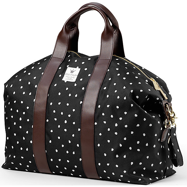Сумка DOT, Elodie Details Сумка DOT, Elodie DetailsСумки для колясок<br>Сумка DOT, Elodie Details.<br><br>Характеристики:<br><br>• вместительное основное отделение;<br>• материал: текстиль, натуральная кожа;<br>• в комплекте: крепления для ручек коляски, съемный плечевой ремень, пеленальный матрасик.;<br>• удобная застежка на молнию;<br>• цвет: черный с фирменным принтом «наивный горошек» .<br>• Размер: длина 42 см, высота 49 см, ширина 15 см<br><br>Сумка DOT, Elodie Details- это гораздо больше, чем просто сумка для подгузников! Она оснащена удобными креплениями, позволяющими подвесить ее на ручку коляски, а также специальными термокарманами для детской бутылочки, чтобы обед для крохи всегда был под рукой и всегда имел необходимую температуру. Дизайн выглядит просто невероятно стильно и отлично дополнит образ современной молодой мамы! Сумка выполнена из прочного материала, защищенного от загрязнений специальным покрытием, кожаные вставки и удобные ручки из натуральной кожи. Данная модель черного цвета, украшена фирменным принтом «наивный горошек». В комплект входят: матрасик для пеленания, крепления для ручек коляски, съемный плечевой ремень. Множество удобных карманов позволяют удобно разложить подгузники, влажные салфетки, ключи, мобильный телефон, косметику и другие полезные мелочи. <br><br>Сумку DOT, Elodie Details, можно купить в нашем интернет -магазине.<br><br>Ширина мм: 550<br>Глубина мм: 150<br>Высота мм: 350<br>Вес г: 846<br>Возраст от месяцев: 216<br>Возраст до месяцев: 1188<br>Пол: Унисекс<br>Возраст: Детский<br>SKU: 5077466