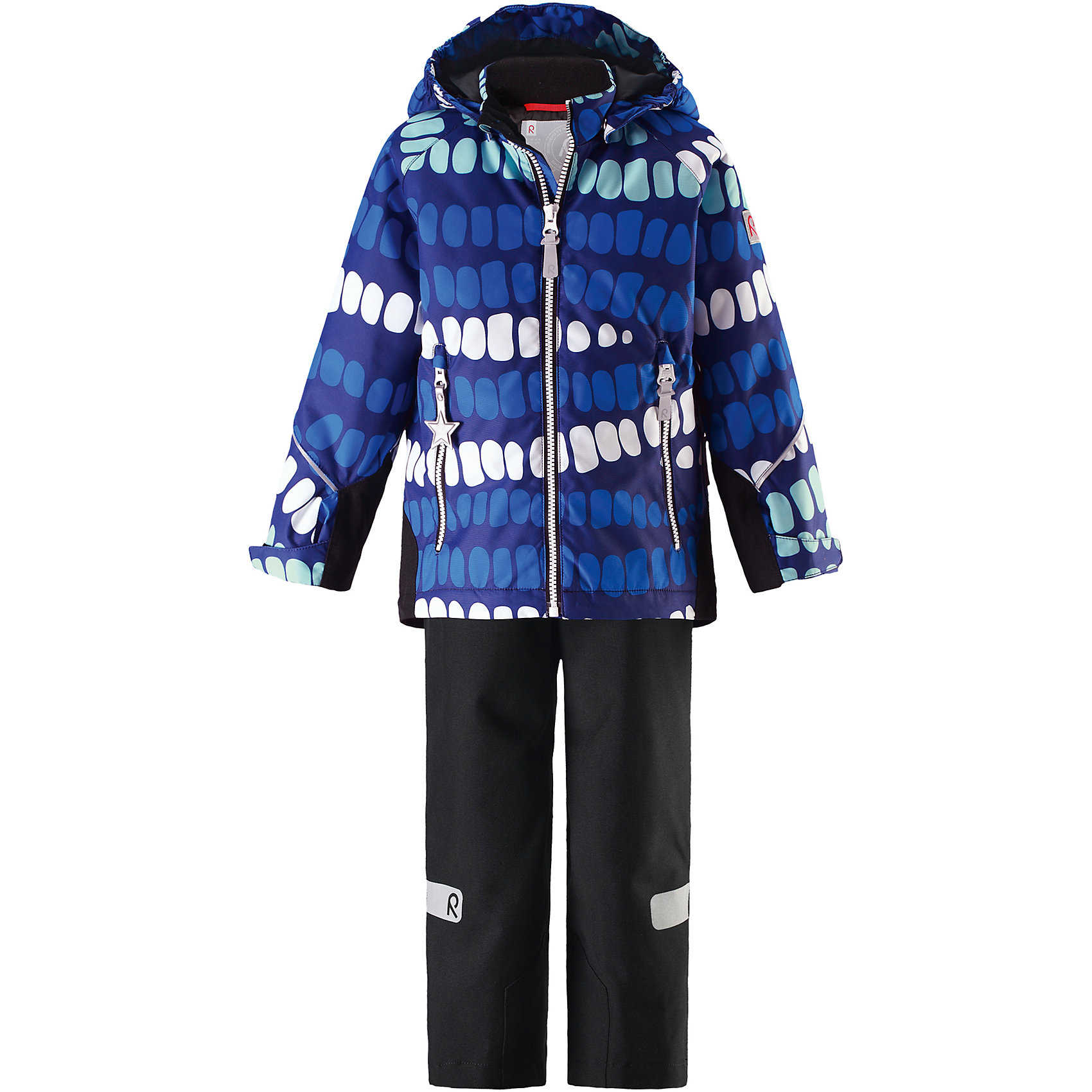 Комплект Kiddo Segel: куртка и брюки для мальчика Reimatec® Reima Комплект Kiddo Segel: куртка и брюки для мальчика Reimatec® ReimaОдежда<br>Характеристики товара:<br><br>• цвет: синий/черный<br>• состав: 100% полиэстер, полиуретановое покрытие<br>• температурный режим: от 0° до +10°С<br>• легкий утеплитель: 80 гр/м2<br>• водонепроницаемость: куртка - 8000, брюки - 10000<br>• воздухопроницаемость: куртка - 5000, брюки - 3000 мм<br>• износостойкость: куртка - 30000, брюки - 50000 циклов (тест Мартиндейла)<br>• основные швы проклеены, водонепроницаемы<br>• водо- и ветронепроницаемый, дышащий, грязеотталкивающий материал<br>• подкладка из мягкого полиэстера<br>• прочные усиления на рукавах и спинке<br>• безопасный съёмный капюшон<br>• регулируемые манжеты на застёжке-липучке <br>• регулируемый подол<br>• регулируемые концы брючин со снегозащитой<br>• комфортная посадка<br>• два кармана на молнии<br>• светоотражающие детали<br>• страна производства: Китай<br>• страна бренда: Финляндия<br>• коллекция: весна-лето 2017<br><br>Демисезонный комплект из куртки и штанов поможет обеспечить ребенку комфорт и тепло. Предметы отлично смотрятся с различной одеждой. Комплект удобно сидит и модно выглядит. Материал отлично подходит для дождливой погоды. Стильный дизайн разрабатывался специально для детей.<br><br>Обувь и одежда от финского бренда Reima пользуются популярностью во многих странах. Они стильные, качественные и удобные. Для производства продукции используются только безопасные, проверенные материалы и фурнитура.<br><br>Комплект: куртка и брюки для девочки Reimatec® от финского бренда Reima (Рейма) можно купить в нашем интернет-магазине.<br><br>Ширина мм: 356<br>Глубина мм: 10<br>Высота мм: 245<br>Вес г: 519<br>Цвет: синий<br>Возраст от месяцев: 18<br>Возраст до месяцев: 24<br>Пол: Мужской<br>Возраст: Детский<br>Размер: 128,110,122,116,92,104,98,134,140<br>SKU: 5266080