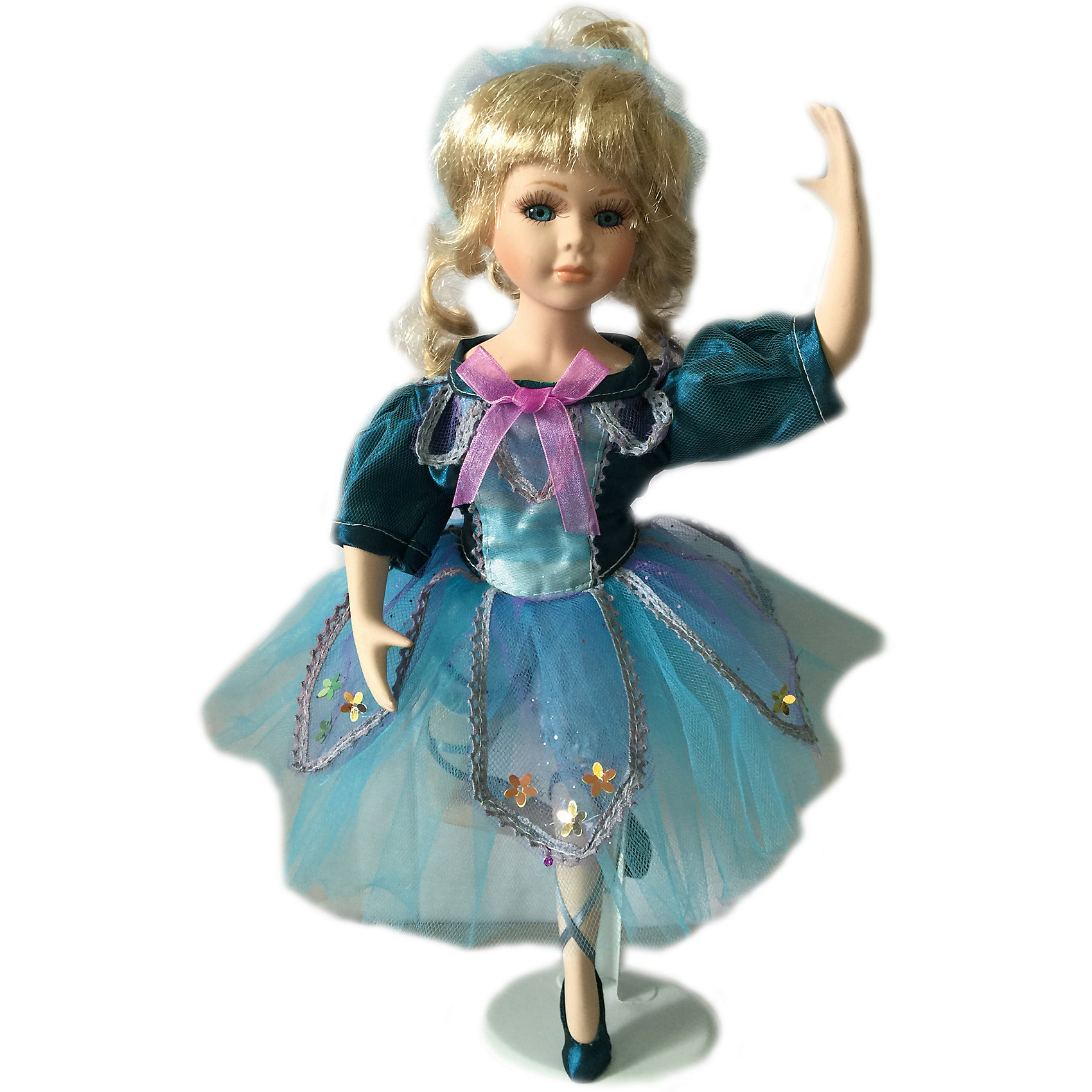 Фарфоровая кукла Балерина, 36 см, Angel Collection Фарфоровая кукла Балерина, 36 см, Angel CollectionБренды кукол<br>Фарфоровая кукла Балерина, 36 см, Angel Collection.<br><br>Характеристики:<br><br>• Высота куклы: 36 см.<br>• Материал: фарфор, текстиль<br>• Упаковка: картонная коробка блистерного типа<br><br>Фарфоровая кукла «Балерина», Angel Collection изготовлена с большим вниманием к мелким деталям, благодаря этому она очень красива и привлекательна. Кукла стоит в классической балетной позе - вскинув одну руку над головой, она тянется вверх, подняв точеное личико, и словно паря над поверхностью. Шикарные кудри выглядят сногсшибательно, а стеклянные глазки куколки живо блестят. Балерина одета в пачку голубого цвета. Кукла установлена на специальную подставку. <br><br>Фарфоровая красавица Балерина - это не просто игрушка, а также украшение для интерьера или ценный экспонат коллекции. Каждая кукла в серии Angel Collection, обладает неповторимым образом - принцессы, феи, маленькие девочки, роскошные невесты и т.д. Изысканные наряды и очаровательная матовость фарфора превращают этих кукол в настоящее произведение искусства. Куклы Angel Collection сделаны из уникальной голубой глины, добываемой только в провинции Tai-Nan Shin, Тайвань.<br><br>Фарфоровую куклу Балерина, 36 см, Angel Collection можно купить в нашем интернет-магазине.<br><br>Ширина мм: 200<br>Глубина мм: 370<br>Высота мм: 90<br>Вес г: 833<br>Возраст от месяцев: 36<br>Возраст до месяцев: 2147483647<br>Пол: Женский<br>Возраст: Детский<br>SKU: 5400285