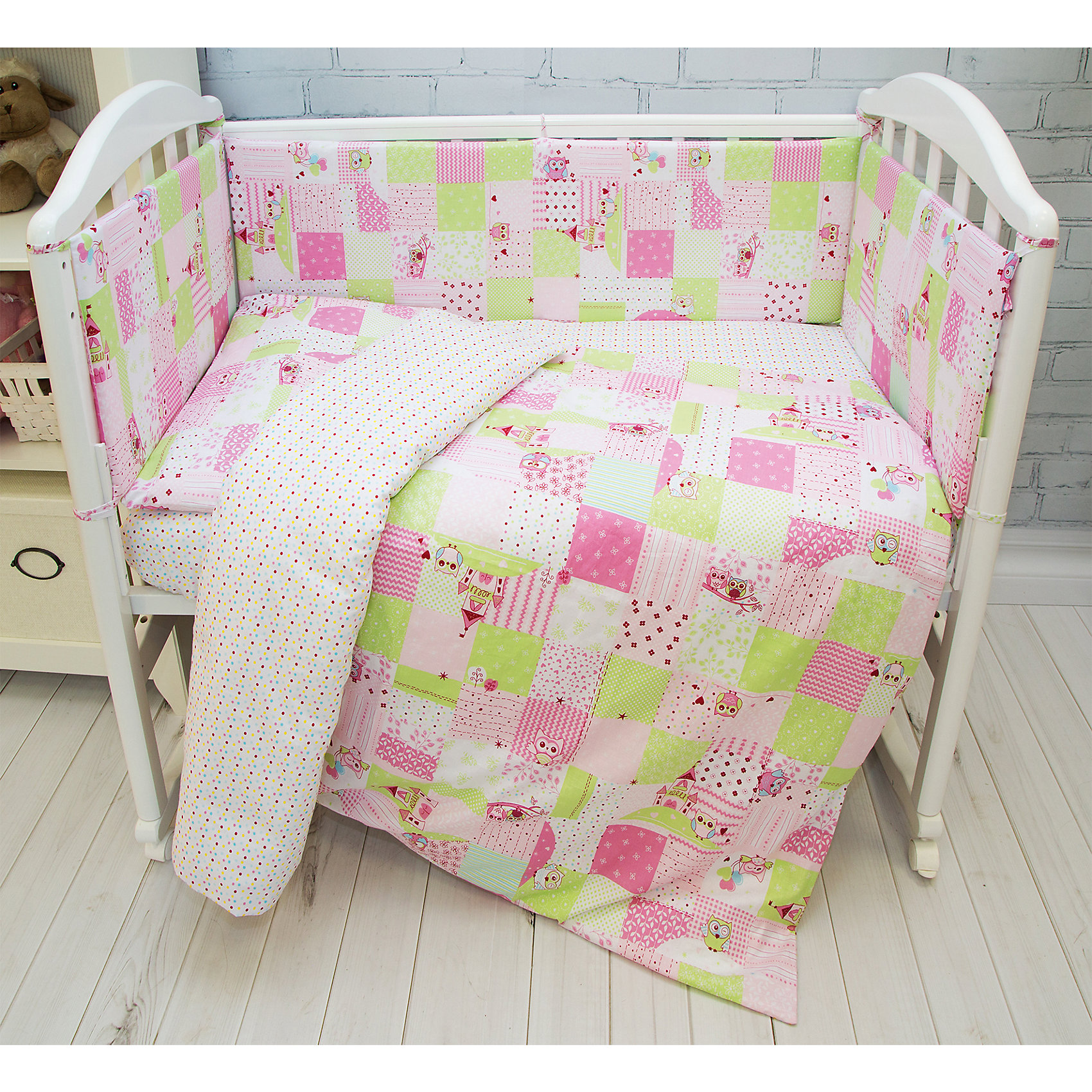 Комплект постельного белья Совы Baby Nice, розовые Комплект постельного белья Совы Baby Nice, розовыеПостельное бельё<br>Комплект постельного белья Совы Baby Nice, розовые<br><br>Характеристики:<br><br>• В набор входит: простынь, пододеяльник, наволочка<br>• Состав: 100% хлопок<br>• Размеры: простынь, пододеяльник: 112 * 147 см.; наволочка: 40 * 60 см. <br>• Тип ткани: бязь.<br>• Для детей в возрасте: от 0 до 4-х лет<br>• Страна производитель: Россия<br><br>Яркий и натуральный набор белья из трёх предметов от Объединенной Текстильной Компании, специализирующейся на производстве качественного постельного белья и принадлежностей по приемлемой цене. Нежная расцветка в клеточку с розовыми совами и изящными замками на белом фоне идеально подойдет для девочек. <br><br>Легкая, натуральная ткань пропускает воздух и позволяет коже дышать. Все бельё набора изготовлено из 100% хлопка, приятно к прикосновению и не вызывают аллергии. Набор станет отличным подарком для новорожденного и включает все необходимое для сна ребёнка. Добавьте атмосферы уюта и комфорта вместе с новым набором постельного белья!<br><br>Комплект постельного белья Совы Baby Nice, розовые можно купить в нашем интернет-магазине<br><br>Ширина мм: 230<br>Глубина мм: 250<br>Высота мм: 40<br>Вес г: 700<br>Возраст от месяцев: 0<br>Возраст до месяцев: 12<br>Пол: Женский<br>Возраст: Детский<br>SKU: 5454321