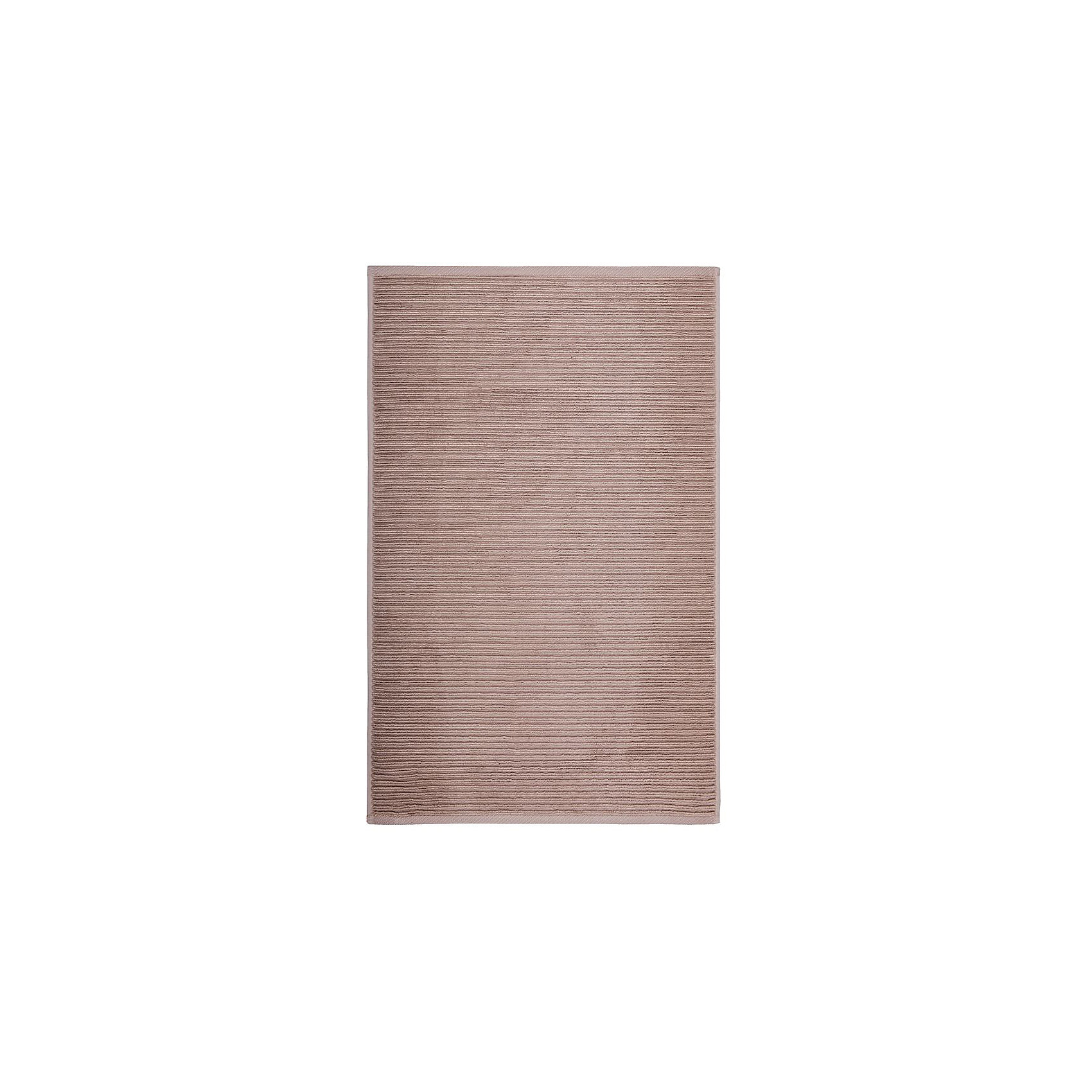 Полотенце для ног махровое Maison Bambu, 50*70, TAC, коричневый (toprak) Полотенце для ног махровое Maison Bambu, 50*70, TAC, коричневый (toprak)Ванная комната<br>Характеристики:<br><br>• Вид домашнего текстиля: махровое полотенце<br>• Размеры полотенца: 50*70 см<br>• Рисунок: без рисунка<br>• Материал: хлопок, 50% хлопок; бамбук, 50%<br>• Цвет: коричневый<br>• Плотность полотна: 850 гр/м2 <br>• Повышенные впитывающие качества<br>• Вес: 300 г<br>• Размеры упаковки (Д*Ш*В): 25*3*25 см<br>• Особенности ухода: машинная стирка <br><br>Полотенце для ног махровое Maison Bambu, 50*70, TAC, коричневый (toprak) от наиболее популярного бренда на отечественном рынке среди производителей комплектов постельного белья и текстильных принадлежностей, выпуском которого занимается производственная компания, являющаяся частью мирового холдинга Zorlu Holding Textiles Group. Полотенце выполнено из сочетания натурального хлопка и бамбукового волокна, что обеспечивает гипоаллергенность, высокую износоустойчивость, повышенные гигкоскопические и антибактериальные свойства изделия. <br><br>Благодаря высокой степени плотности махры, полотенце отлично впитывает влагу, но при этом остается мягким. Ворс окрашен стойкими нетоксичными красителями, который не оставляет запаха и обеспечивает ровный окрас. Полотенце сохраняет свой цвет и форму даже при частых стирках. Выполнено в коричневом цвете без рисунка.<br><br>Полотенце для ног махровое Maison Bambu, 50*70, TAC, коричневый (toprak) можно купить в нашем интернет-магазине.<br><br>Ширина мм: 250<br>Глубина мм: 30<br>Высота мм: 250<br>Вес г: 400<br>Возраст от месяцев: 216<br>Возраст до месяцев: 1188<br>Пол: Унисекс<br>Возраст: Детский<br>SKU: 5476346