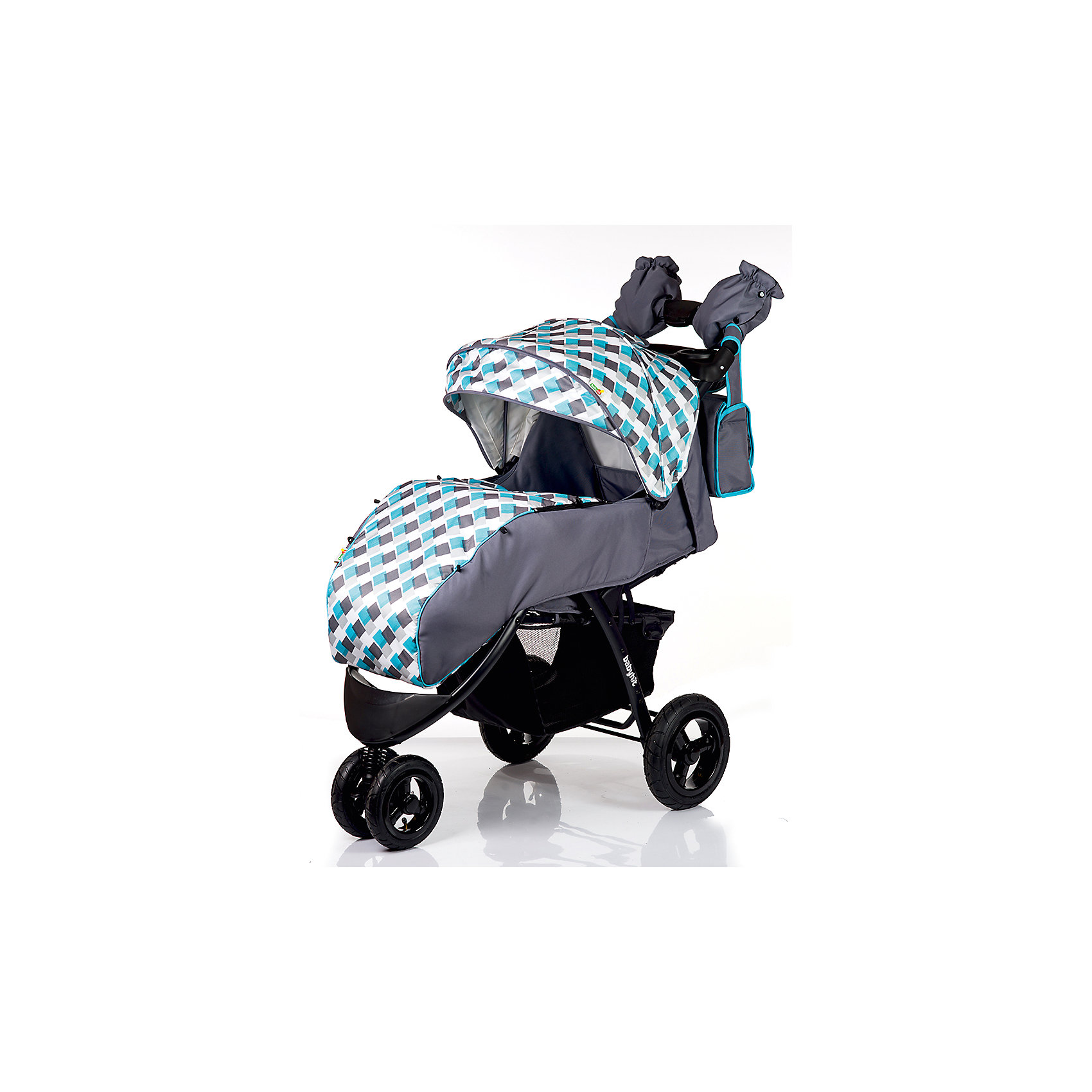 Прогулочная коляска BabyHit VOYAGE AIR, серый с голубым Прогулочная коляска BabyHit VOYAGE AIR, серый с голубымПрогулочные коляски<br>Характеристики коляски<br><br>Прогулочный блок:<br><br>• горизонтальное положение спинки, угол наклона 170 градусов;<br>• подножка регулируется и удлиняет спальное место;<br>• 5-ти точечные ремни безопасности;<br>• съемный защитный бампер с паховым ограничителем;<br>• столик с подстаканниками и бардачком на ручке;<br>• капюшон-батискаф, опускается до бамера;<br>• калюшон оснащен солнцезащитным козырьком и смотровым окошком;<br>• пластиковая подножка для подросшего малыша;<br>• материал: пластик, полиэстер;<br>• длина спального места: 89 см;<br>• ширина сиденья: 34 см<br>• высота спинки: 40 см;<br>• глубина сиденья: 25 см.<br><br>Рама коляски:<br><br>• коляска складывается вместе с прогулочным блоком по типу книжки;<br>• легко складывается одной рукой;<br>• коляска в сложенном виде стоит в вертикальном положении;<br>• имеется корзина для покупок;<br>• 3-х колесная коляска;<br>• колеса надувные;<br>• плавающее переднее колесо с фиксаторами;<br>• задние надувные колеса;<br>• диаметр колес: 19,5 см, 26 см;<br>• материал колес: псевдорезина;<br>• материал рамы: алюминий.<br><br>Размер коляски: 103х57х108 см<br>Размер коляски в сложенном виде: 100х57х34 см<br>Вес коляски: 13,1 кг<br>Размер упаковки: 51х48х30 см<br>Вес в упаковке: 16,8 кг<br><br>Дополнительные аксессуары, входящие в комплект:<br><br>• чехол на ножки;<br>• дождевик;<br>• москитная сетка;<br>• сумка для мамы;<br>• муфта для рук;<br>• инструкция.<br><br>Прогулочную коляску VOYAGE AIR, Babyhit, серую с голубым можно купить в нашем интернет-магазине.<br><br>Ширина мм: 480<br>Глубина мм: 300<br>Высота мм: 510<br>Вес г: 16850<br>Возраст от месяцев: 7<br>Возраст до месяцев: 36<br>Пол: Унисекс<br>Возраст: Детский<br>SKU: 5500320