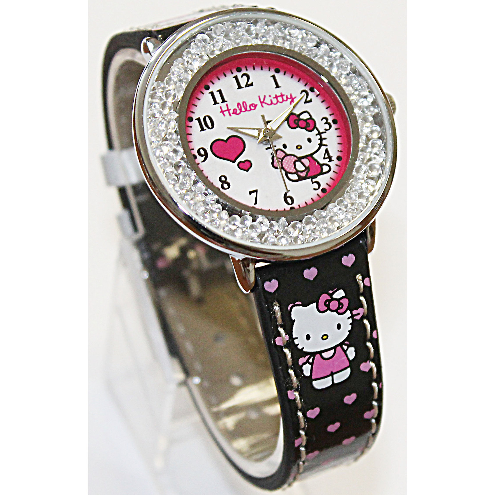 Часы наручные аналоговые, Hello Kitty Часы наручные аналоговые, Hello KittyHello Kitty<br>Эксклюзивные наручные аналоговые часы торговой марки Hello Kitty выполнены по индивидуальному дизайну ООО «Детское Время» и лицензии компании Sanrio. Обилие деталей - декоративных элементов (страз, мерцающих ремешков), надписей, уникальных изображений - делают изделие тщательно продуманным творением мастеров. Часы имеют высококачественный японский кварцевый механизм и отличаются надежностью и точностью хода. Часы водоустойчивы и обладают достаточной герметичностью, чтобы спокойно перенести случайный и незначительный контакт с жидкостями (дождь, брызги), но они не предназначены для плавания или погружения в воду. Циферблат защищен от повреждений прочным минеральным стеклом. Корпус часов выполнен из стали, задняя крышка из нержавеющей стали. Материал браслета: искусственная кожа. Единица товара упаковывается в стильную подарочную коробочку. Неповторимый стиль с изобилием насыщенных и в тоже время нежных гамм; надежность и прочность изделия позволяют говорить о нем только в превосходной степени!Размеры изделия: 1,5х0,1х21 (ДШВ), диаметр циф-та - 3,5 см.<br><br>Ширина мм: 55<br>Глубина мм: 10<br>Высота мм: 250<br>Вес г: 32<br>Возраст от месяцев: 36<br>Возраст до месяцев: 72<br>Пол: Женский<br>Возраст: Детский<br>SKU: 5529321