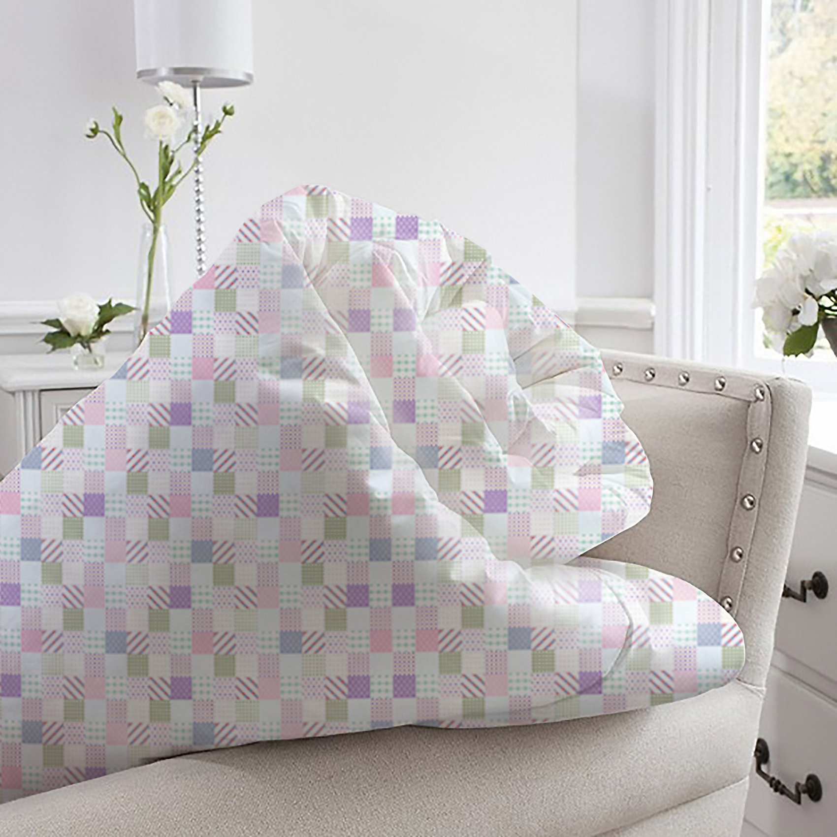 Одеяло 140*205 Provence аромат Lilac, Mona Liza Одеяло 140*205 Provence аромат Lilac, Mona LizaДомашний текстиль<br>Характеристики:<br><br>• в комплекте саше с ароматом сирени<br>• размер одеяла: 46х16х54 см<br>• чехол: тик (100% полиэстер)<br>• наполнитель: силиконизированное волокно (100% полиэстер)<br>• размер упаковки: 50х20х70 см<br>• вес: 1450 грамм<br><br>Одеяло Provence имеет среднюю степень теплоты, поэтому вы сможете использовать его в любое время года. Чехол выполнен из плотного материала, устойчивого к износу. Стёжка позволяет равномерно распределить наполнитель, чтобы избежать его передвижения внутри одеяла. <br><br>Наполнитель из силиконизированного волокна отлично сохраняет тепло, чтобы обеспечить вам комфорт во время отдыха. В комплект входит декоративное саше с ароматом сирени. Оно наполнит вашу комнату приятным ароматом, который позволит вам расслабиться перед сном и защитит одеяло от неприятных запахов.<br><br>Одеяло 140*205 Provence аромат Lilac, Mona Liza (Мона Лиза) вы можете купить в нашем интернет-магазине.<br><br>Ширина мм: 540<br>Глубина мм: 160<br>Высота мм: 460<br>Вес г: 1450<br>Возраст от месяцев: 84<br>Возраст до месяцев: 600<br>Пол: Унисекс<br>Возраст: Детский<br>SKU: 6765313