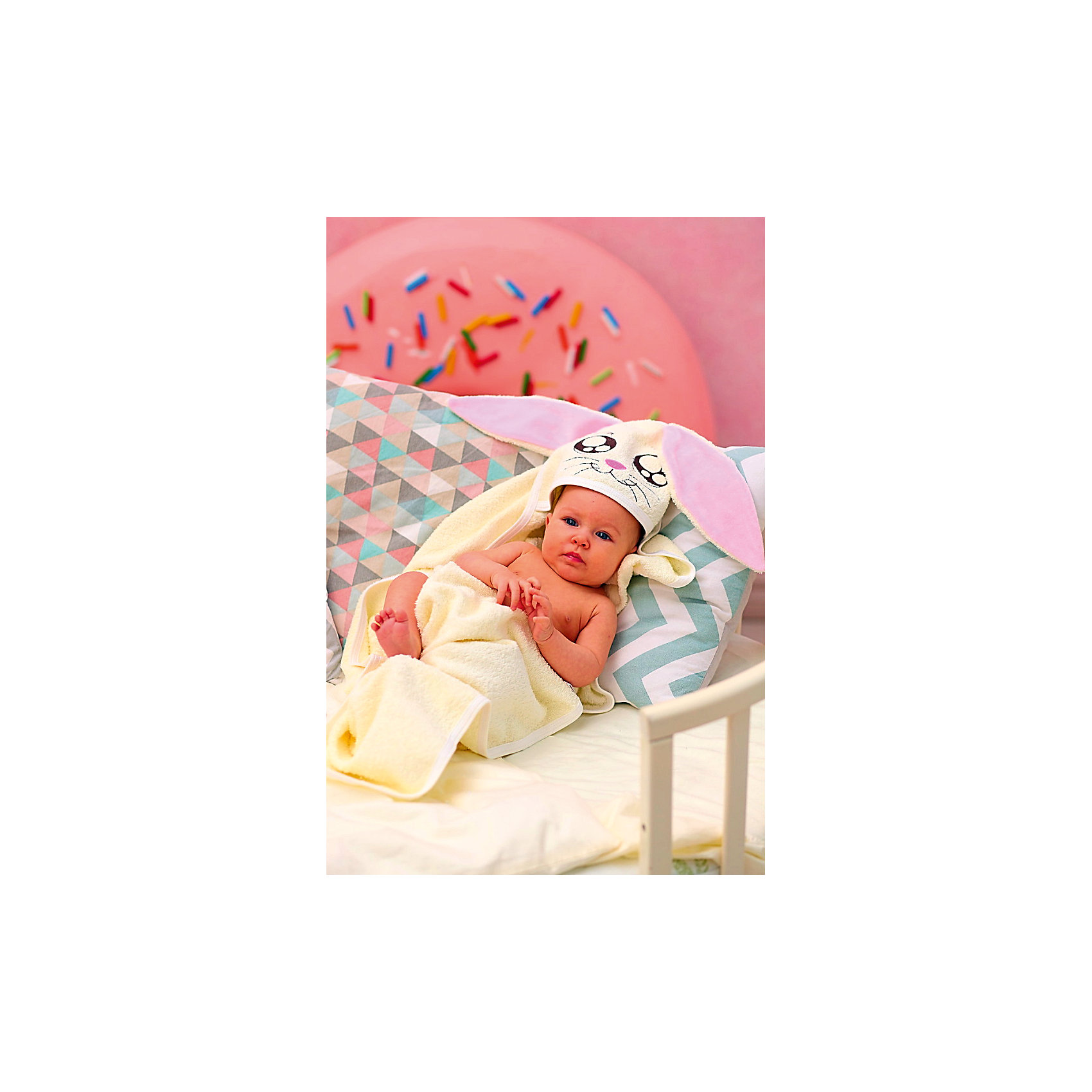 Полотенце с капюшоном Зайки Fun Dry, Twinklbaby, бежево-розовый Полотенце с капюшоном Зайки Fun Dry, Twinklbaby, бежево-розовыйПолотенца, мочалки, халаты<br>Полотенце с капюшоном Зайки Fun Dry, Twinklbaby (Твинкл Бэби), бежево-розовый<br><br>Характеристики:<br><br>• приятное на ощупь<br>• удобный капюшон с вышивкой и аппликацией<br>• материал: махра<br>• состав: 100% хлопок<br>• размер: 100х80 см<br>• цвет: бежево-розовый<br>• размер упаковки: 34х1х37 см<br>• вес: 300 грамм<br><br>Красивое полотенце Зайки Fun Dry согреет вашего малыша и подарит уют после купания. Полотенце изготовлено из нежнейшего материала, который быстро впитает влагу и позволит крохе чувствовать себя очень комфортно. Хлопок не вызывает разражения и аллергии на коже ребенка. <br><br>Капюшон, надевающийся на голову оформлен вышивкой и аппликацией в виде забавного зайки. Изделие хорошо поддает стирке, не меняя цвет и форму. Такое полотенце, несомненно, порадует ребенка и подарит много приятных эмоций!<br><br>Полотенце с капюшоном Зайки Fun Dry, Twinklbaby (Твинкл Бэби), бежево-розовый можно купить в нашем интернет-магазине.<br><br>Ширина мм: 370<br>Глубина мм: 340<br>Высота мм: 10<br>Вес г: 300<br>Возраст от месяцев: 1<br>Возраст до месяцев: 60<br>Пол: Унисекс<br>Возраст: Детский<br>SKU: 6772413