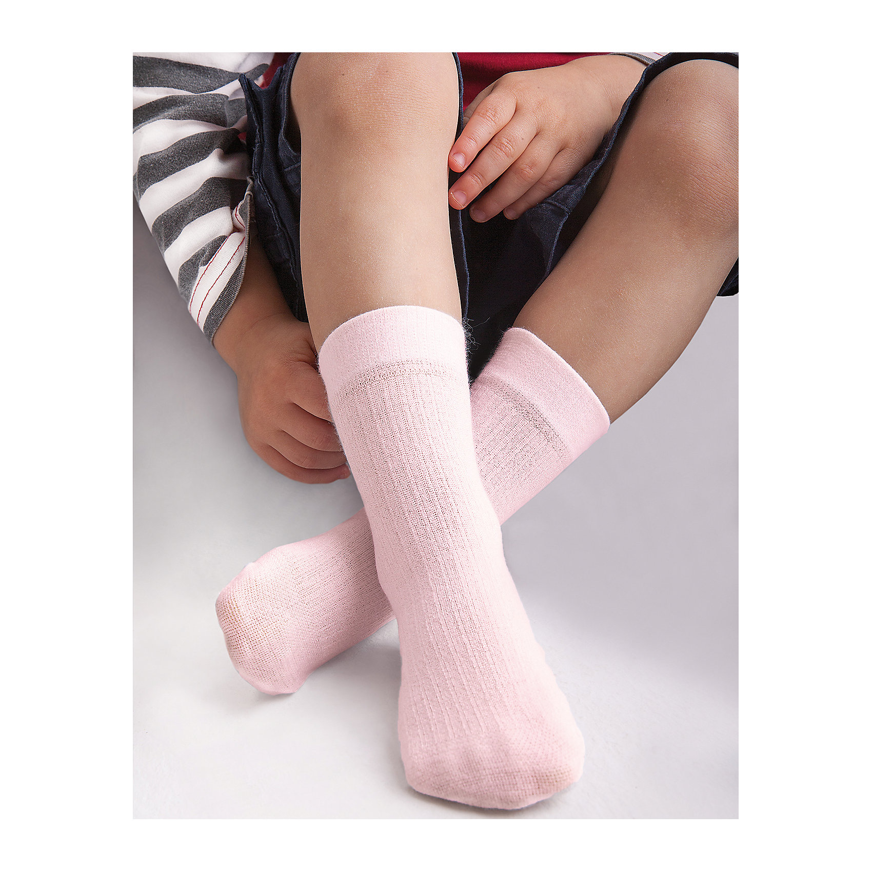 Носки для девочки Knittex Носки для девочки KnittexНоски<br>Носки для девочки Knittex<br>Вискозные однотонные носки с продольным рельефным рисунком в виде мелкого рубчика. Плотные, мягкие и приятные на ощупь. Широкая резинка, не сдавливающая ногу. <br>Состав:<br>вискоза 65%, полиамид 31%, эластан 4%<br><br>Ширина мм: 87<br>Глубина мм: 10<br>Высота мм: 105<br>Вес г: 115<br>Цвет: нежно-розовый<br>Возраст от месяцев: 12<br>Возраст до месяцев: 18<br>Пол: Женский<br>Возраст: Детский<br>Размер: 15-17,18-20<br>SKU: 6837357