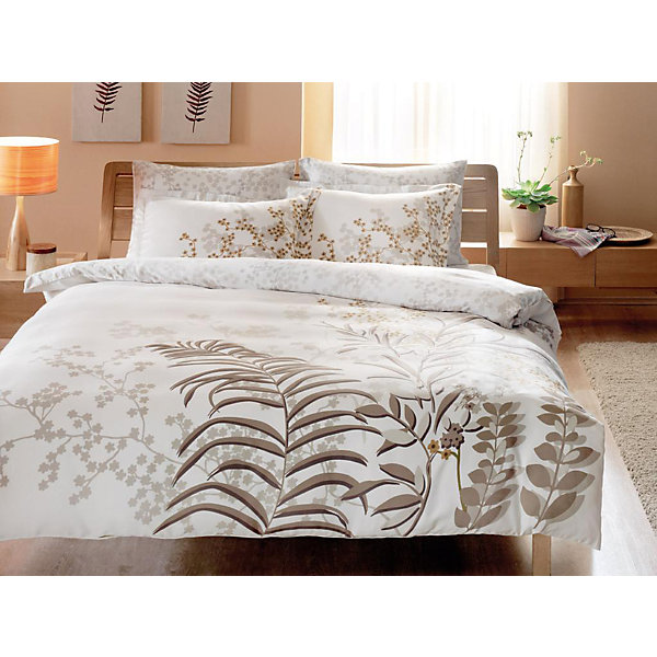 Постельное белье 1,5 сп Santiago, Satin delux/пано, TAC, белый Постельное белье 1,5 сп Santiago, Satin delux/пано, TAC, белыйВзрослое постельное бельё<br>Характеристики товара: <br><br>• комплектация: пододеяльник (160х220см), наволочка 2шт.(50х70см), простынь (180х260см);<br>• общий размер: 1.5-спальный;<br>• материал: хлопковый сатин (100% хлопок);<br>• цвет: белый;<br>• страна бренда: Турция;<br>• страна производитель: Турция.<br><br>Это постельное бельё от турецкого бренда TAC (ТАЧ) отлично впишется в интерьер. Несмотря на плотность ткани, она состоит из мельчайших волокон, что придаёт мягкость и воздушность изделию. Все материалы, которые входят в состав этого комплекта, гипоаллергенны и не вызывают неприятных ощущений.<br><br>Благодаря сильно скрученным нитям в плотной ткани материал становится гладким и немного блестящим. Такие материалы не электризуются, а наоборот способствуют улучшению сна и хорошо пропускают воздух. <br><br>Такой комплект можно смело стирать, сатин хорошо сохраняет яркость красок, даже после частых стирок рисунок не выцветает и не покрывается катышками. Рекомендуется стирать обычным порошком. <br><br>Постельное белье Santiago (Сантьяго) можно купить в нашем интернет-магазине.<br><br>Ширина мм: 370<br>Глубина мм: 70<br>Высота мм: 370<br>Вес г: 2800<br>Возраст от месяцев: 216<br>Возраст до месяцев: 1188<br>Пол: Унисекс<br>Возраст: Детский<br>SKU: 6849271