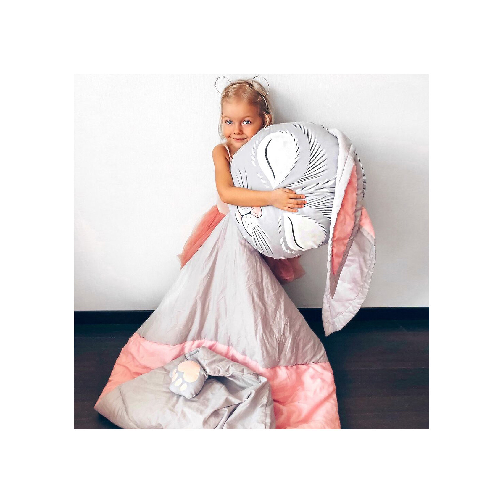 фото Плед ручной работы Ligra "Зайка спит ", цвет серый с росписью лап Ligrasweethome